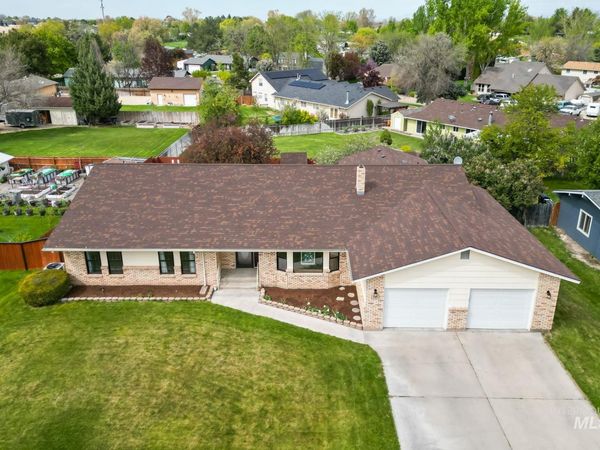 600 Donna Drive, Nampa, ID 83686