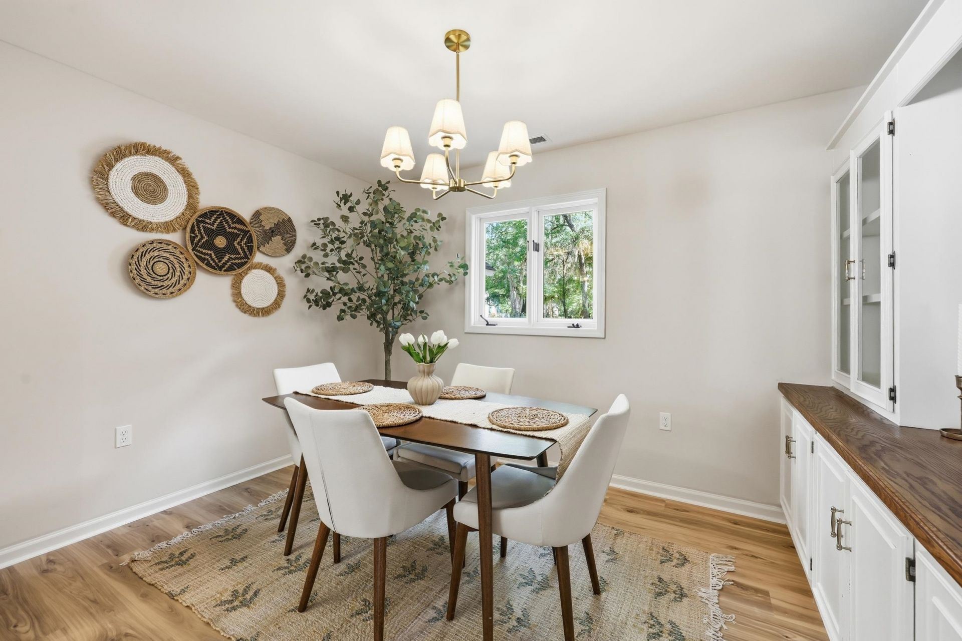 910 Second Ave.  Photo 12