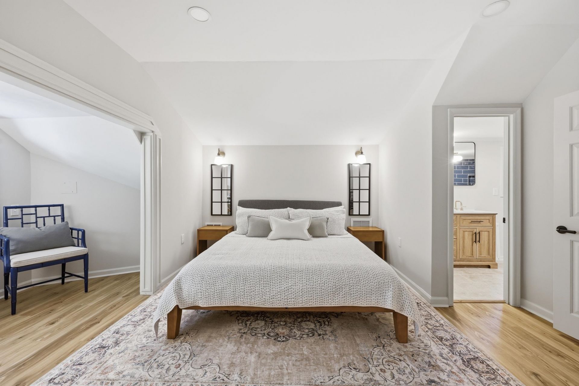 910 Second Ave.  Photo 15