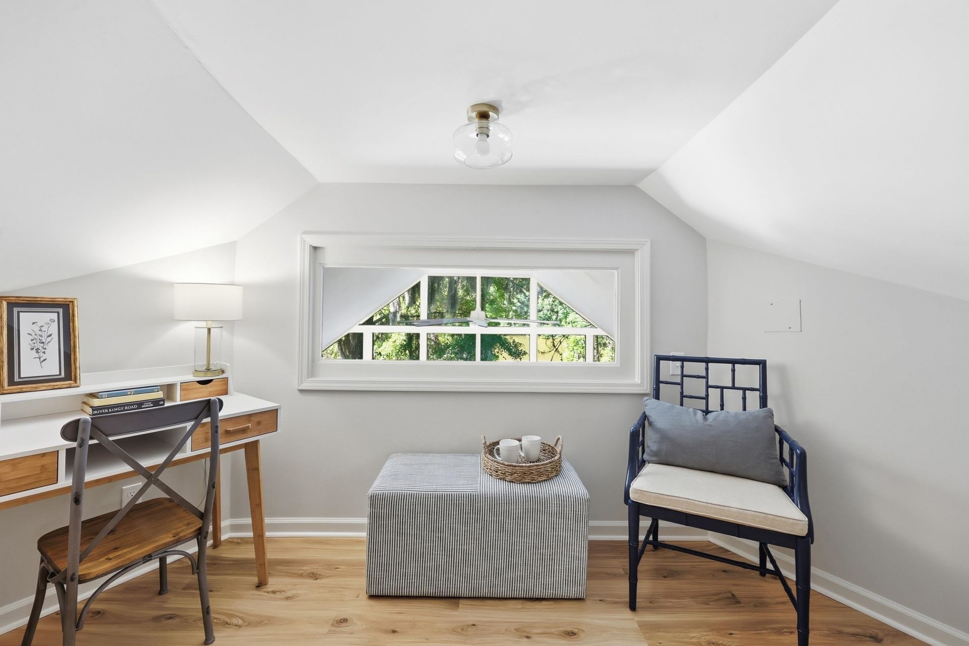 910 Second Ave.  Photo 16