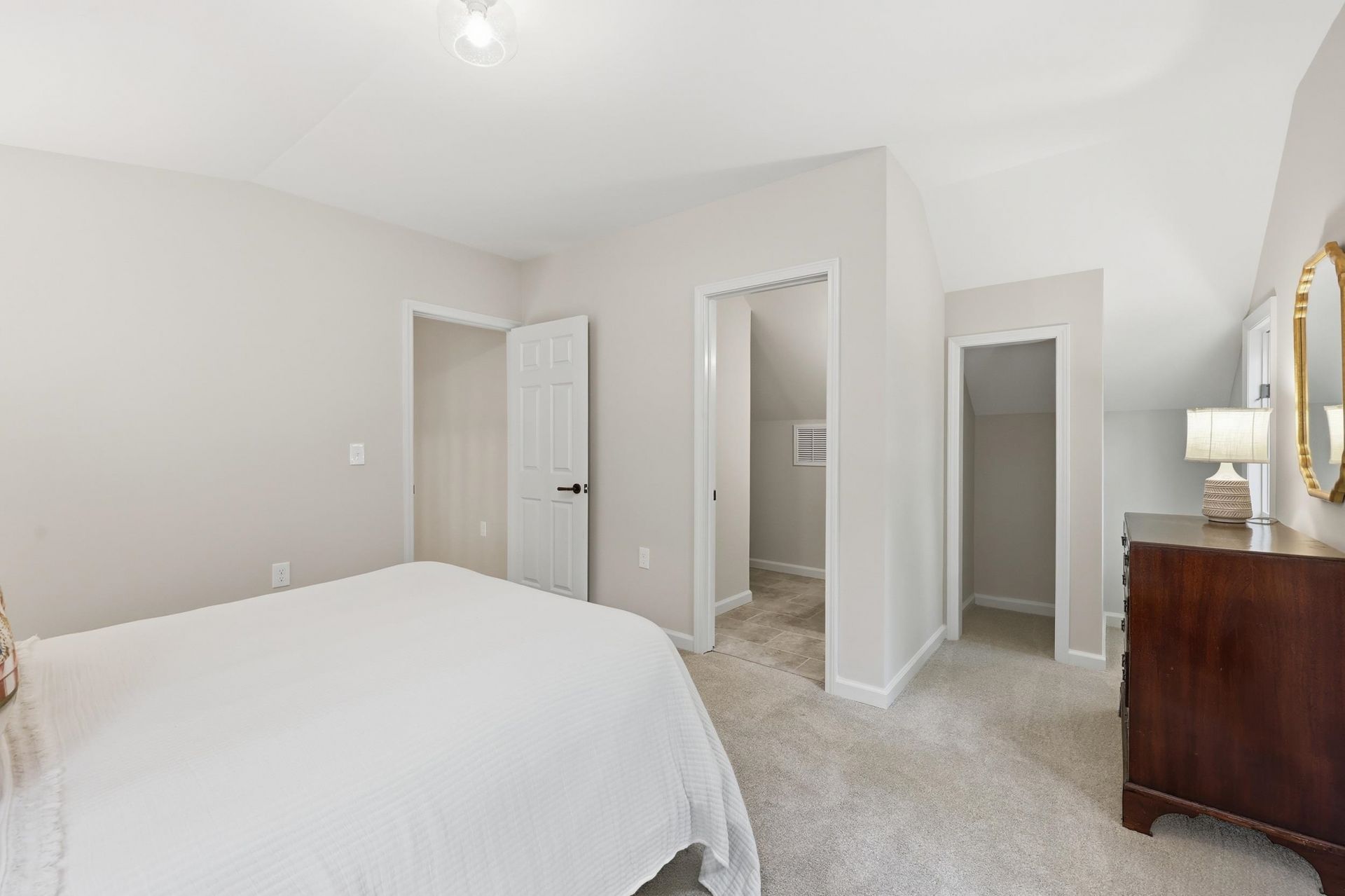 910 Second Ave.  Photo 21