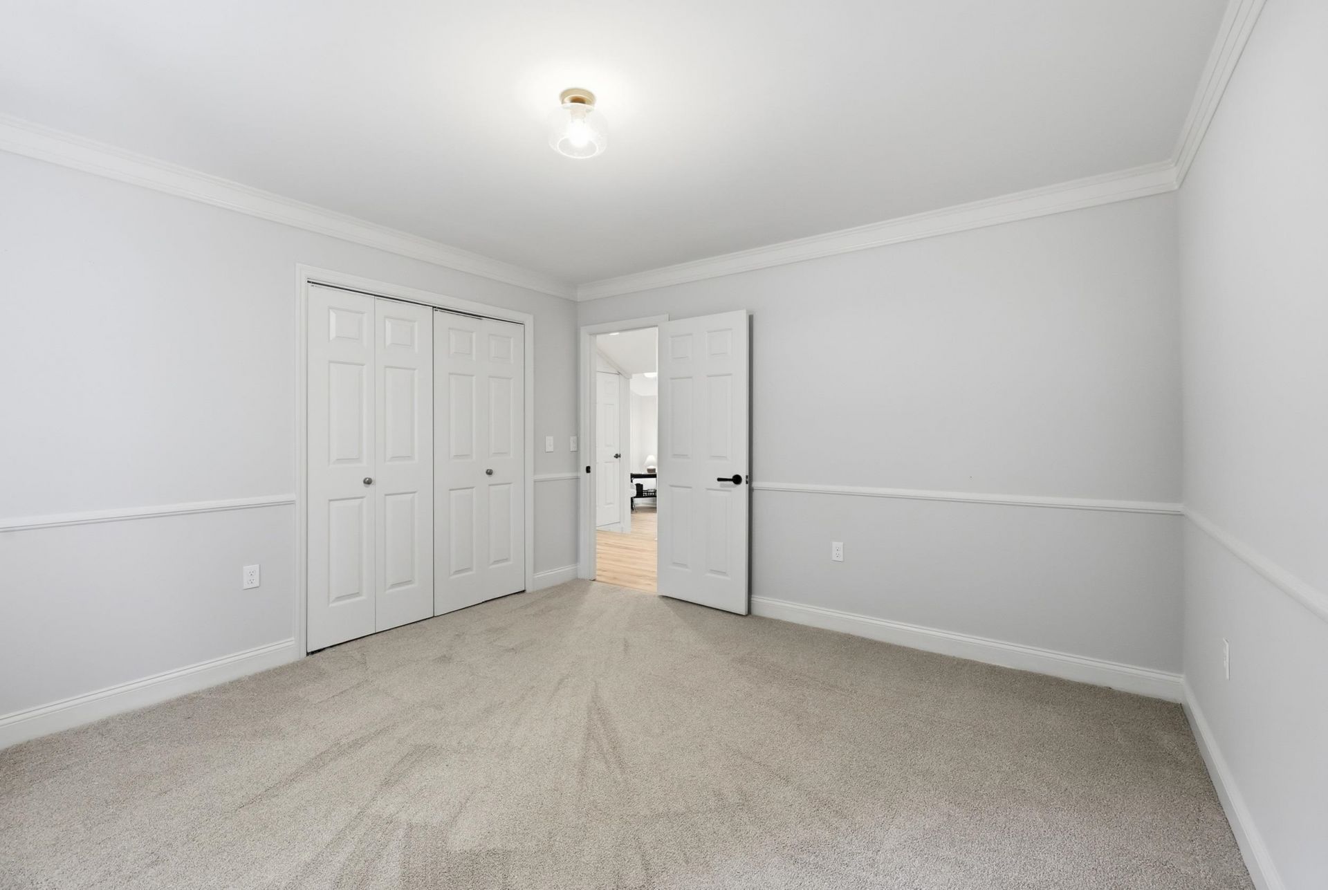 910 Second Ave.  Photo 25