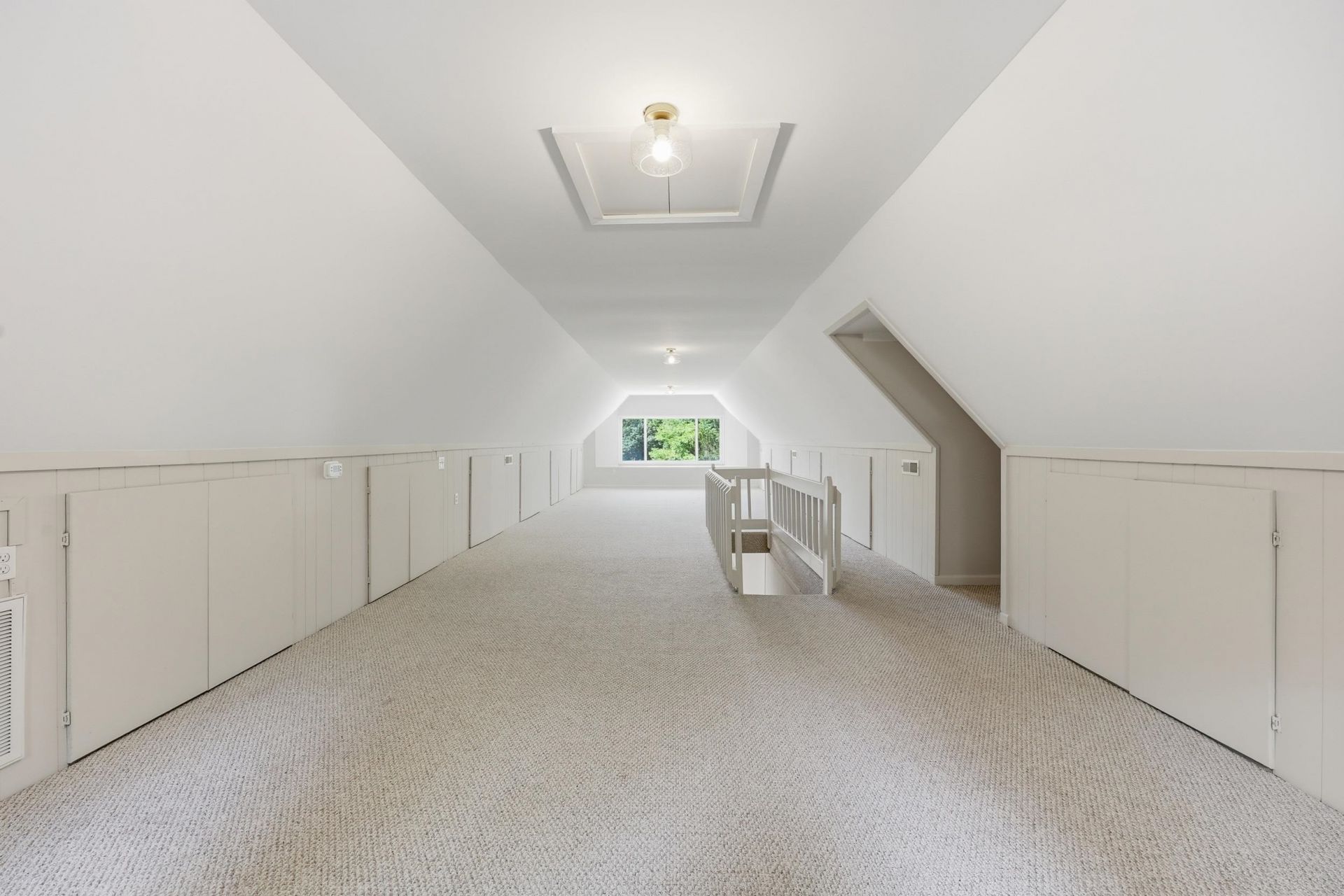 910 Second Ave.  Photo 29