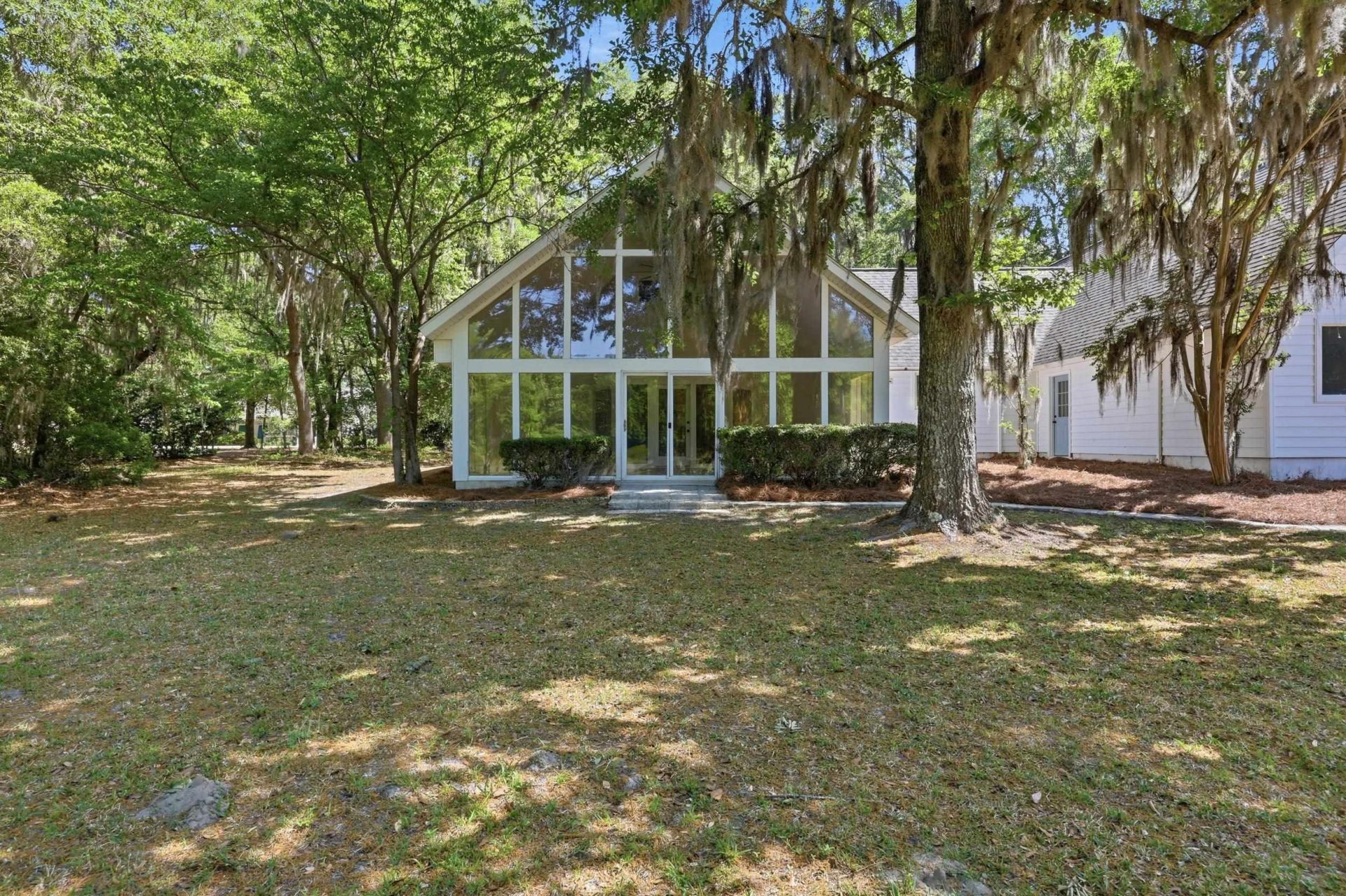 910 Second Ave.  Photo 33