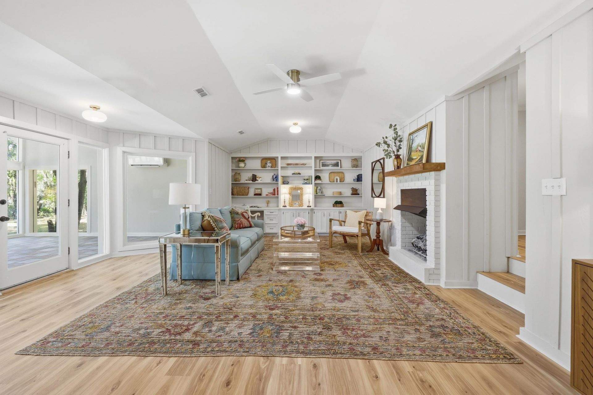 910 Second Ave.  Photo 7