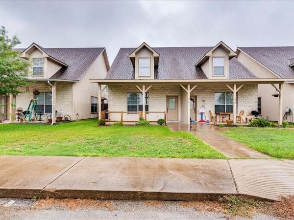 126 Sandstone DR , Unit F, Jarrell, TX 76537