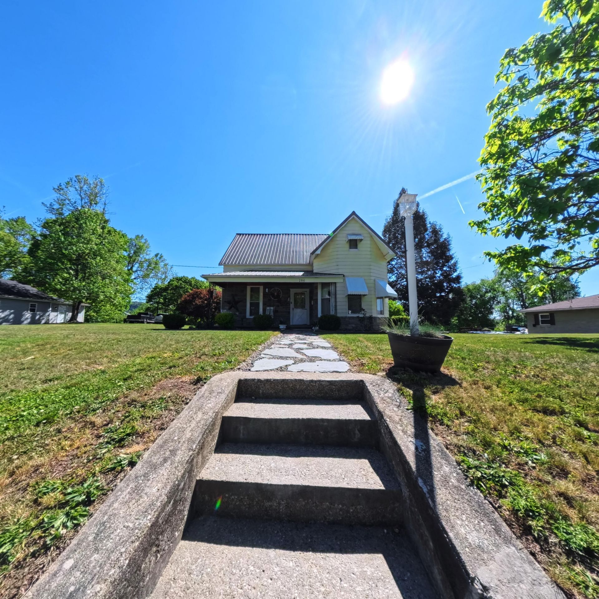 286 Broadway Street, Irvine, KY 40336 Main Photo