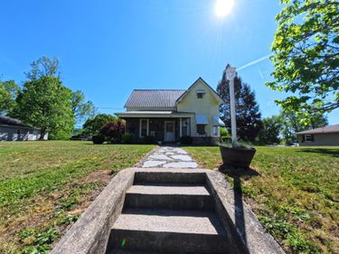 286 Broadway Street, Irvine, KY 40336