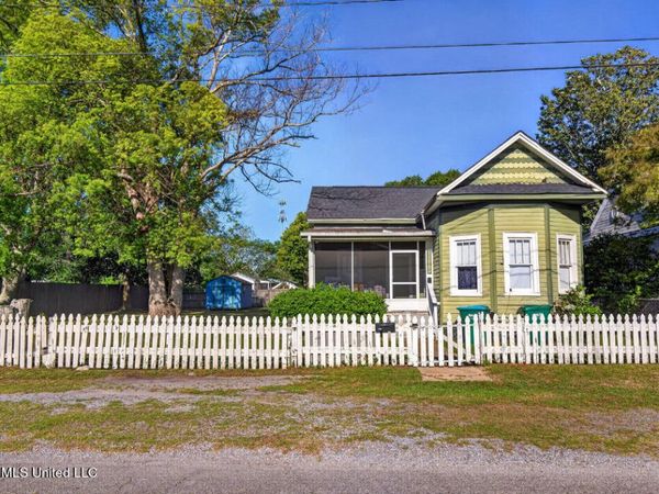 1215 36th Avenue, Gulfport, MS 39501