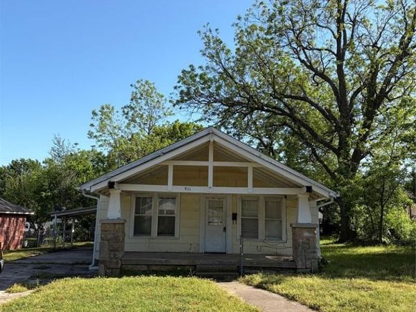 911 E 3rd Street, Cushing, OK 74023