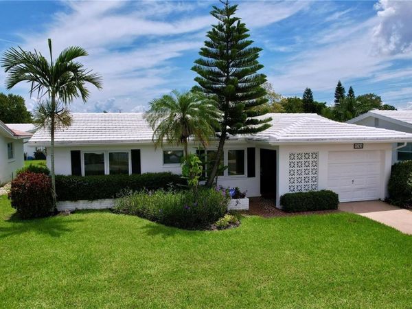 9743 37TH STREET N, Unit 1, PINELLAS PARK, FL 33782