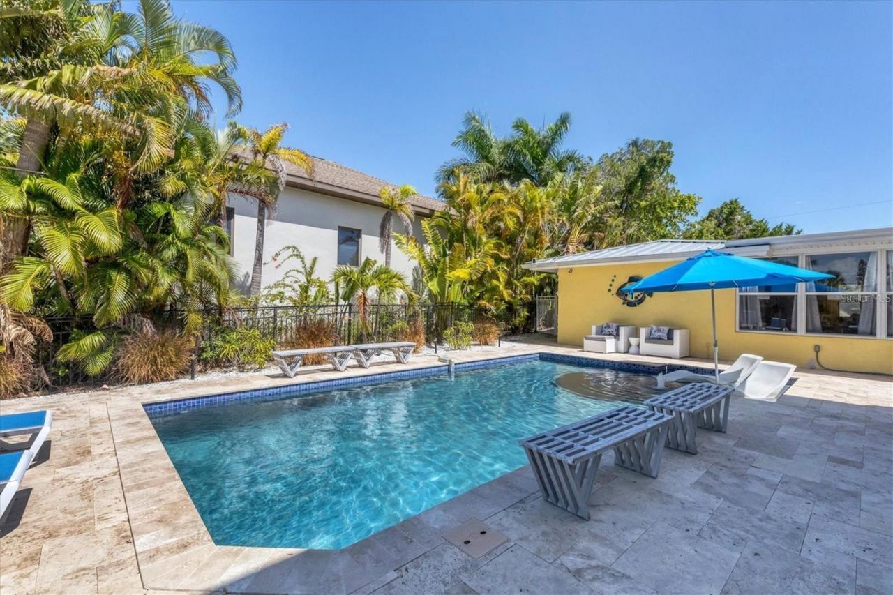 301 Avenida Madera, Unit A, Sarasota, FL 34242 Photo