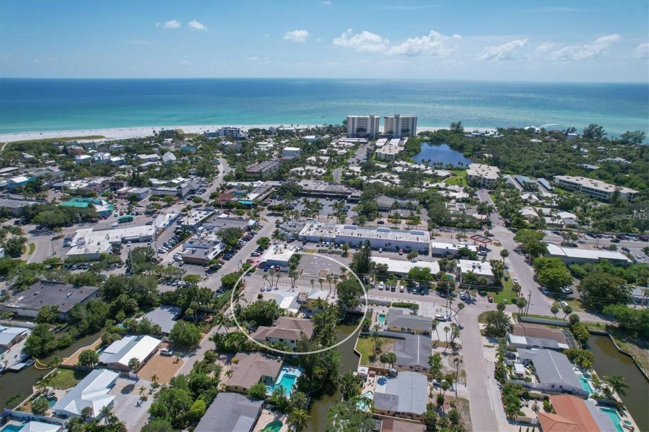 301 Avenida Madera, Unit A, Sarasota, FL 34242 Photo