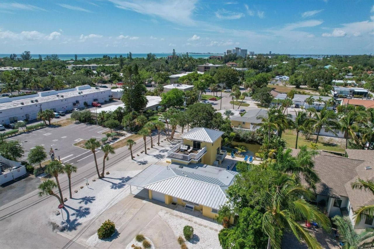 301 Avenida Madera, Unit A, Sarasota, FL 34242 Photo
