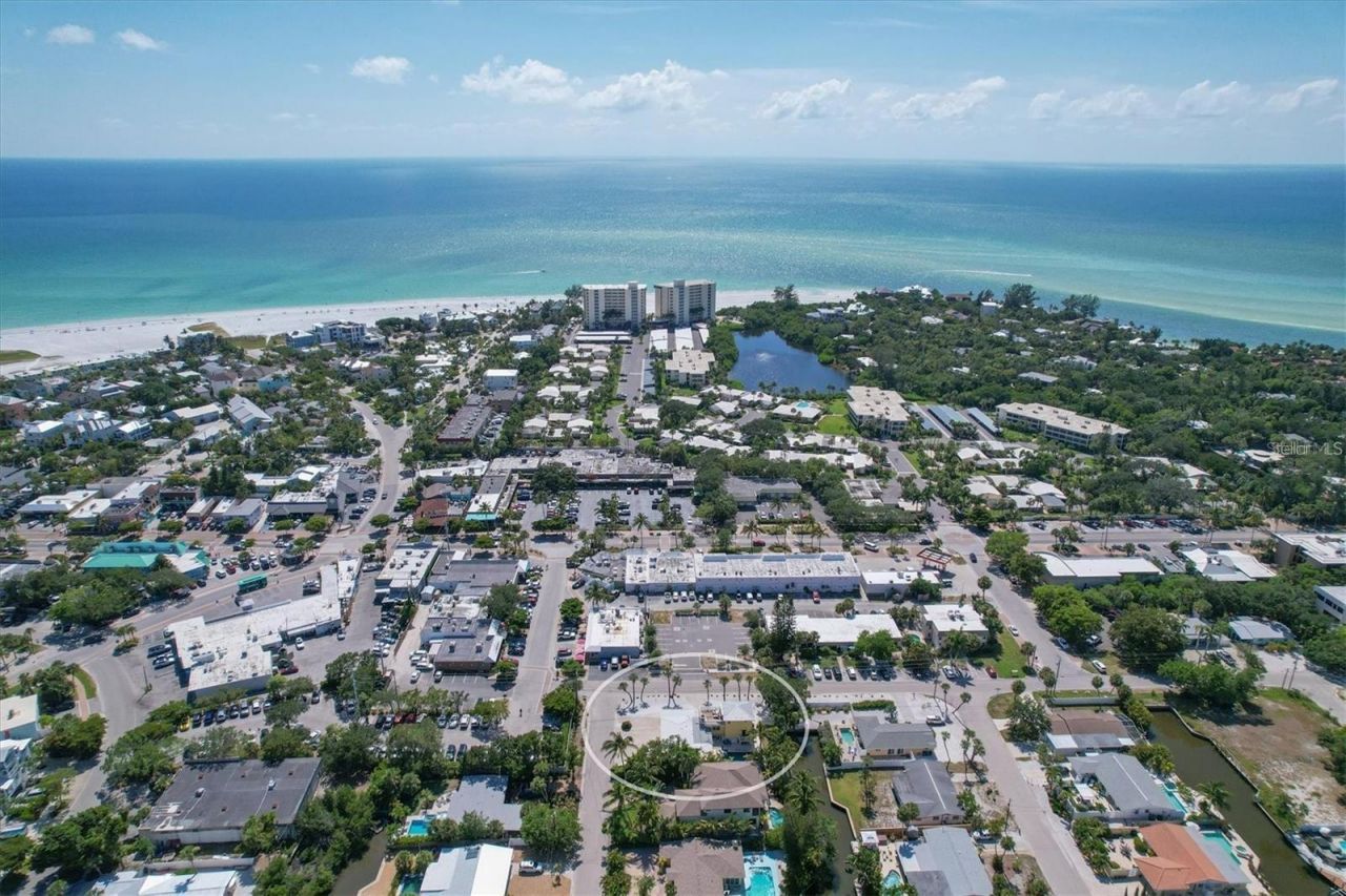 301 Avenida Madera, Unit A, Sarasota, FL 34242 Photo