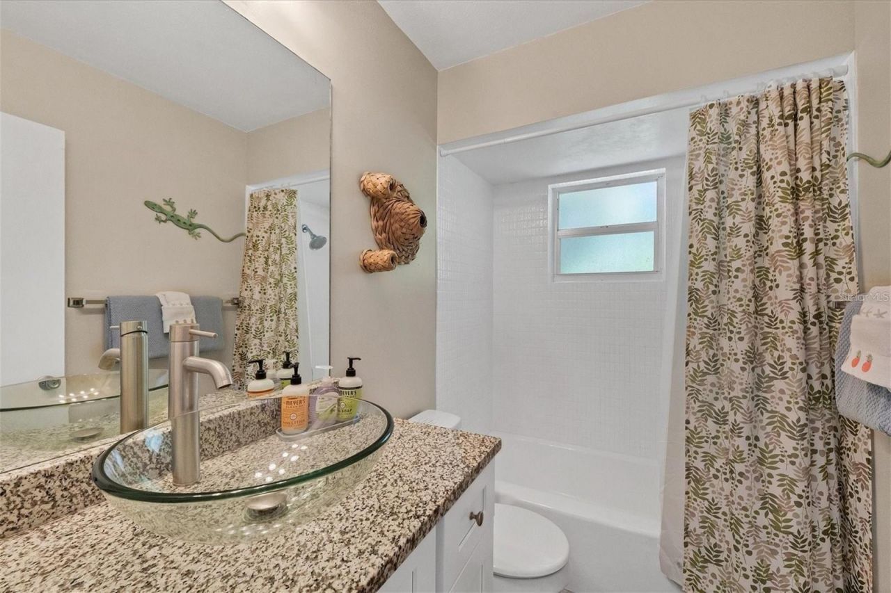 301 Avenida Madera, Unit A, Sarasota, FL 34242 Photo