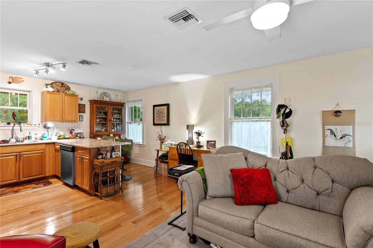 316 9th Avenue Ne, Saint Petersburg, FL 33701 Photo