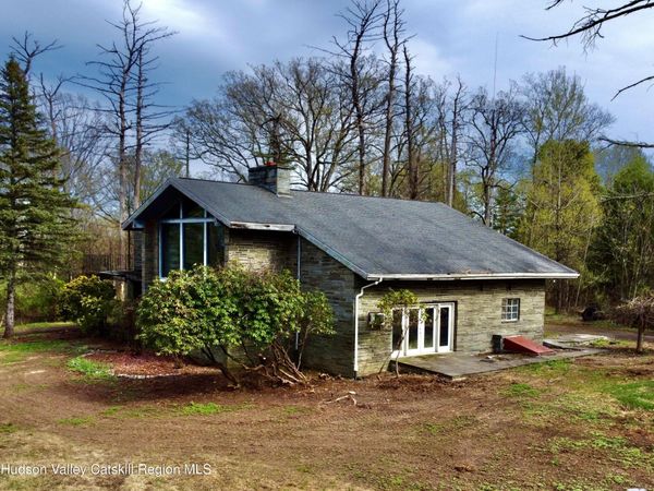 3058 New York 32 , Saugerties, NY 12477