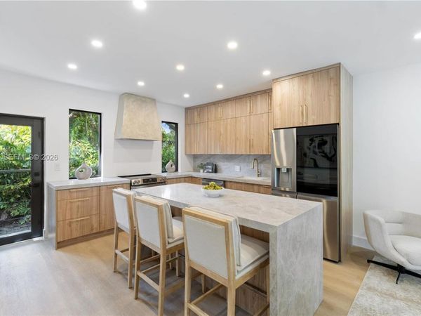 666 NE 62nd St, Miami, FL 33138