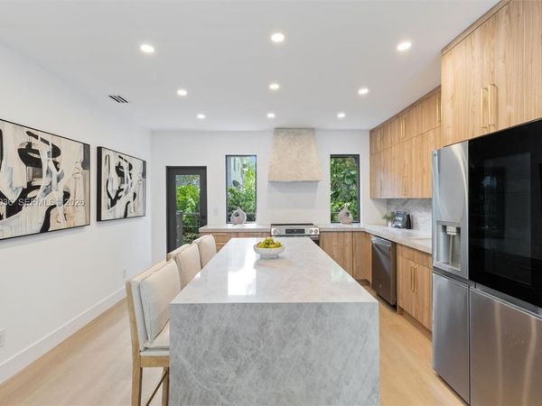 666 NE 62nd St, Miami, FL 33138