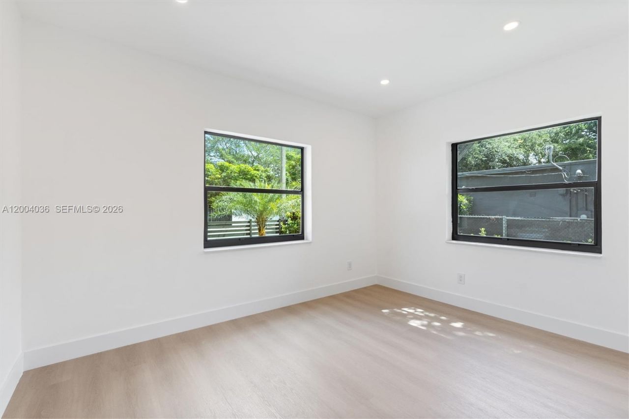 666 NE 62nd St, Miami, FL 33138 Photo