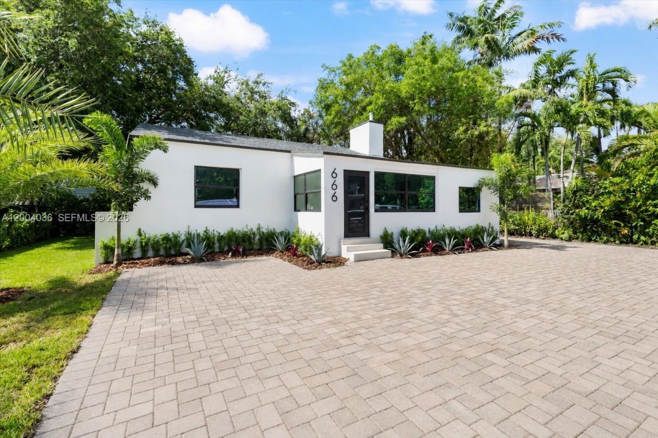666 NE 62nd St, Miami, FL 33138 Photo