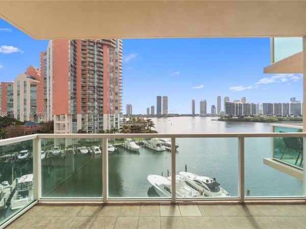 3330 NE 190th St, Unit 712, Aventura, FL 33180