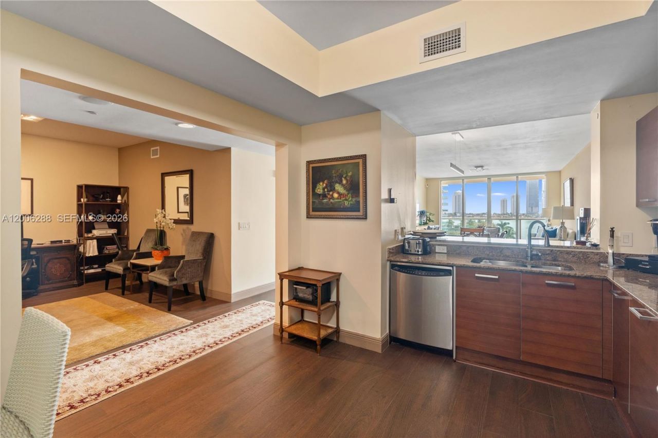 3330 NE 190th St , Unit 712, Aventura, FL 33180 Photo