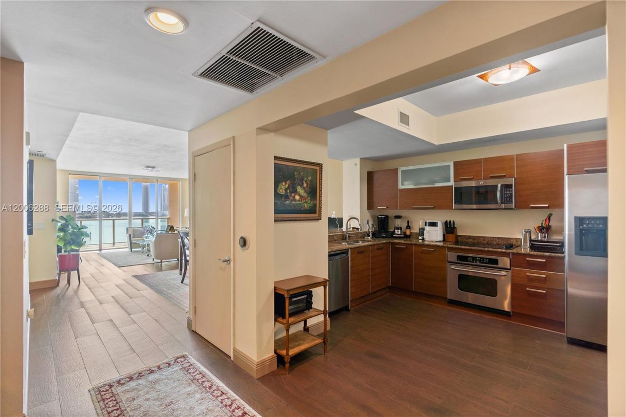 3330 NE 190th St , Unit 712, Aventura, FL 33180 Photo