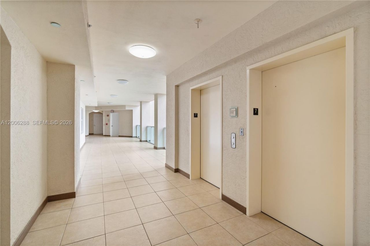 3330 NE 190th St , Unit 712, Aventura, FL 33180 Photo
