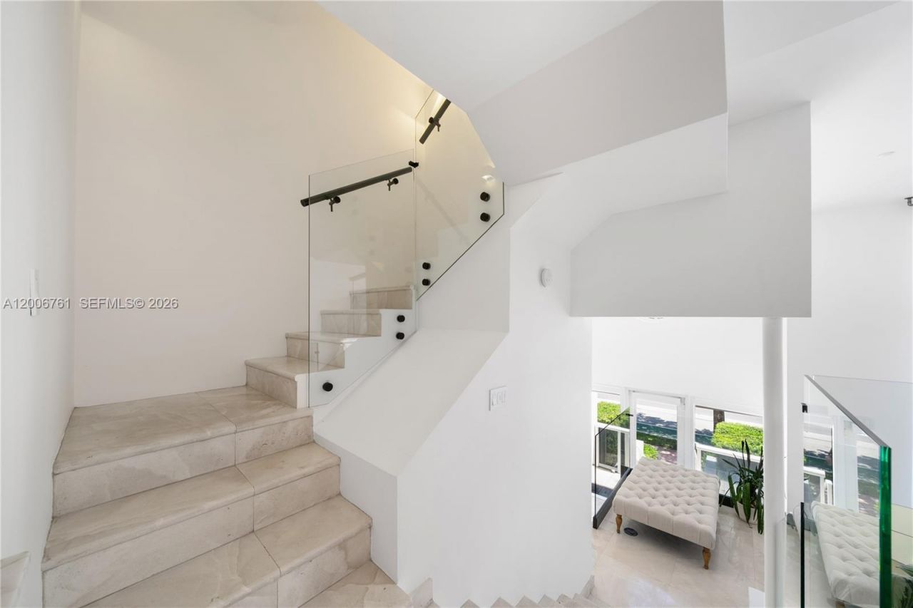 400 Alton Rd , Unit TH-1A, Miami Beach, FL 33139 Photo