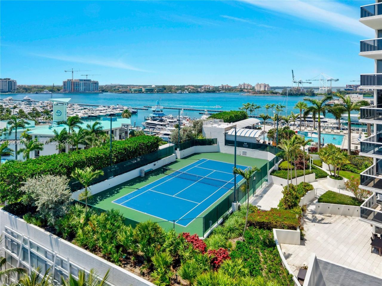 400 Alton Rd , Unit TH-1A, Miami Beach, FL 33139 Photo