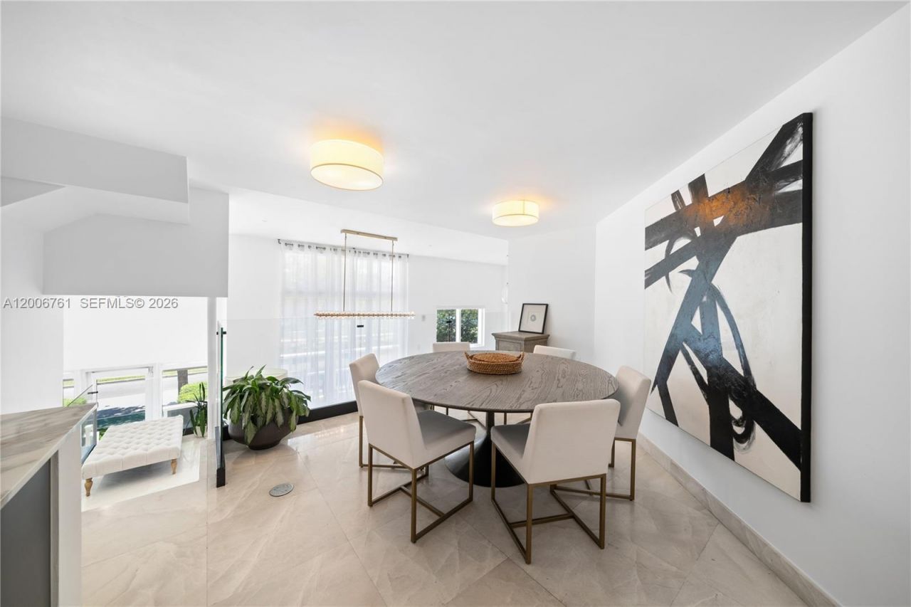 400 Alton Rd , Unit TH-1A, Miami Beach, FL 33139 Photo