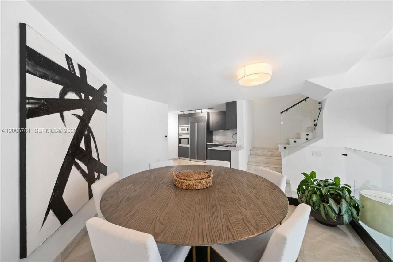 400 Alton Rd , Unit TH-1A, Miami Beach, FL 33139 Photo