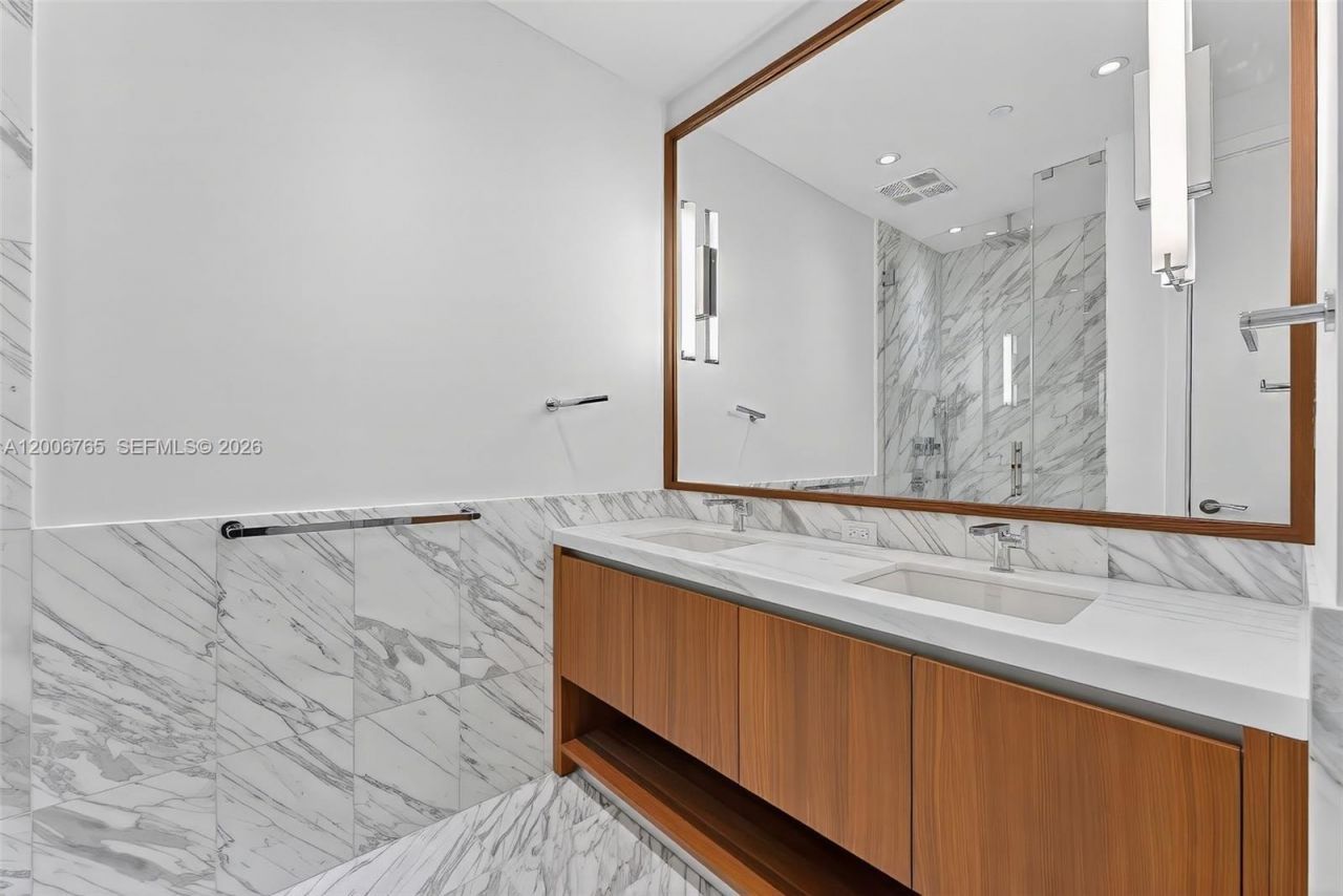 175 SE 25th Rd , Unit 604, Miami, FL 33129 Photo