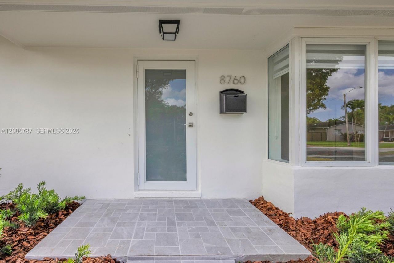 8760 SW 83rd St , Miami, FL 33173 Photo