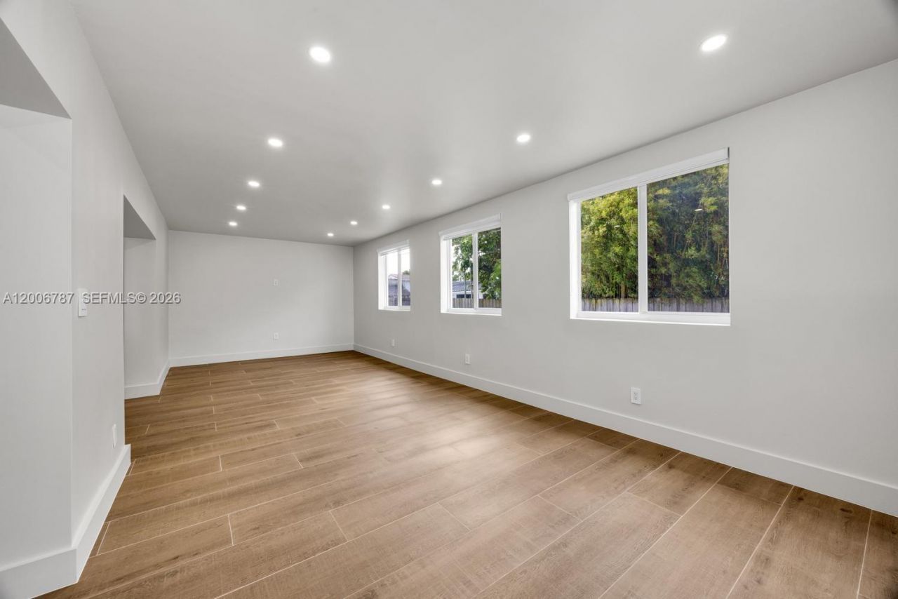 8760 SW 83rd St , Miami, FL 33173 Photo