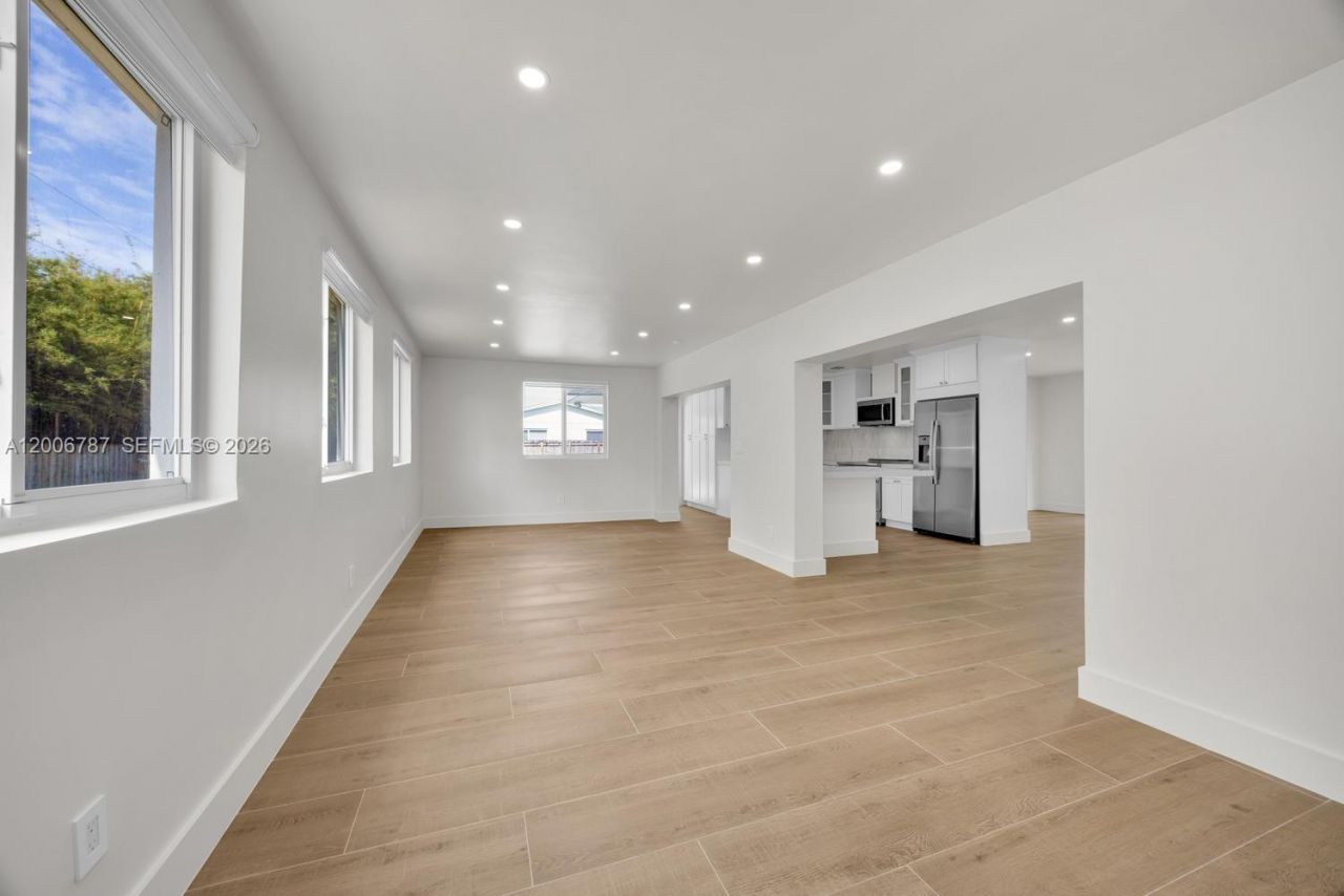 8760 SW 83rd St , Miami, FL 33173 Photo