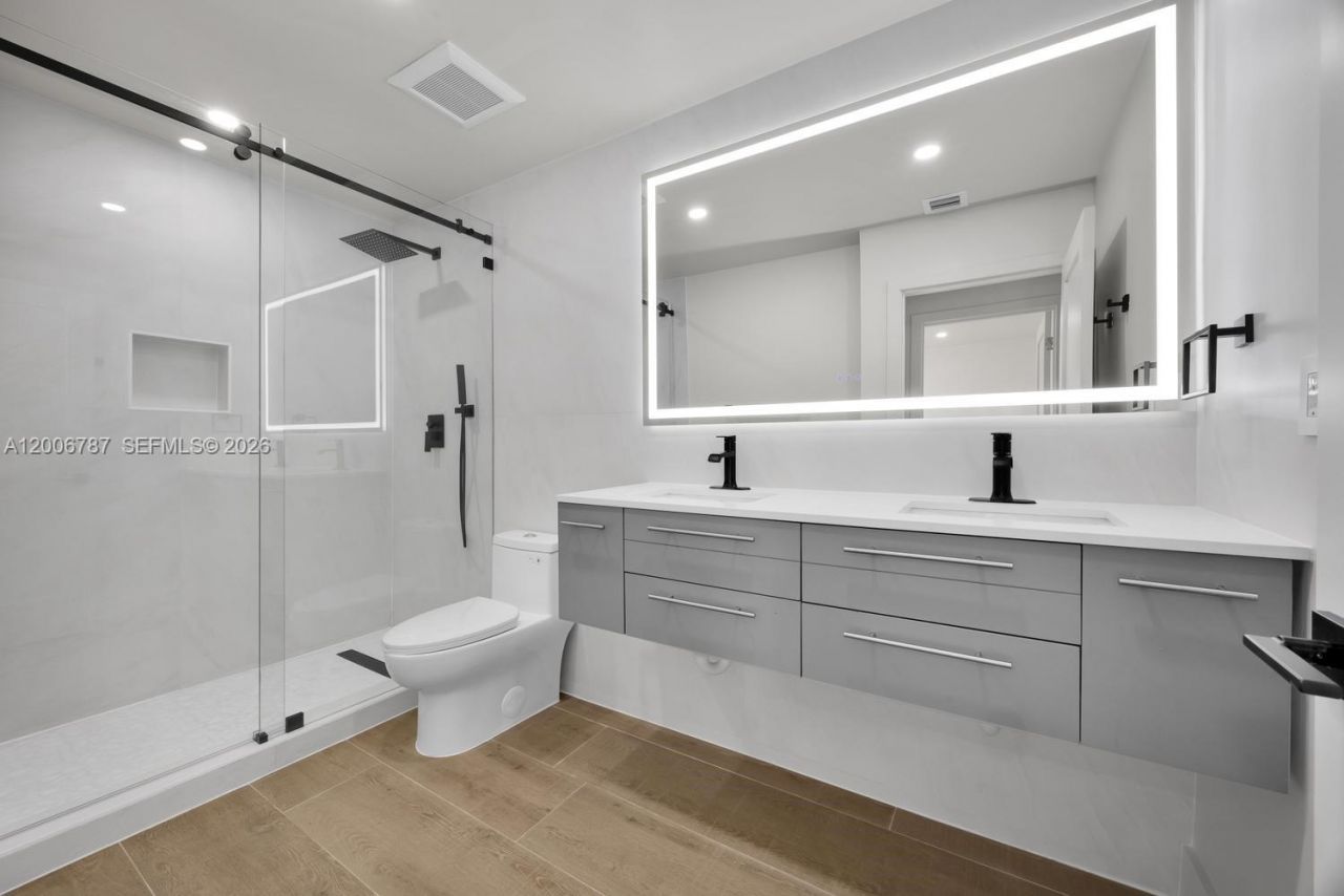 8760 SW 83rd St , Miami, FL 33173 Photo