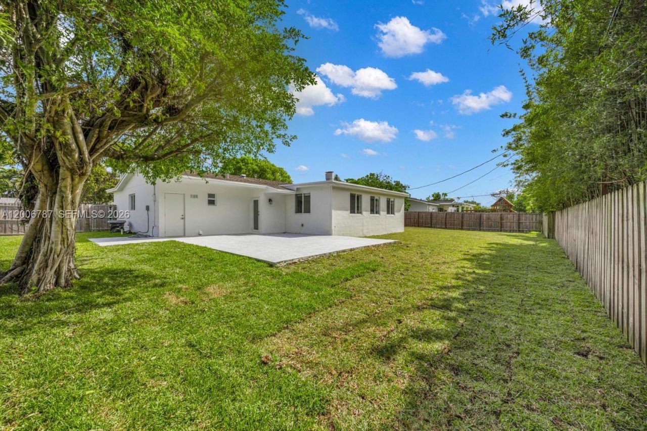 8760 SW 83rd St , Miami, FL 33173 Photo