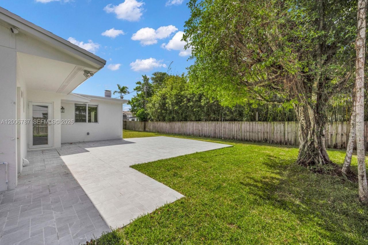 8760 SW 83rd St , Miami, FL 33173 Photo