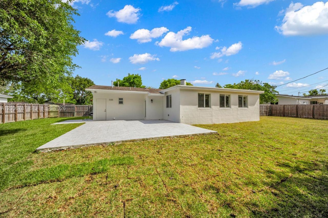 8760 SW 83rd St , Miami, FL 33173 Photo