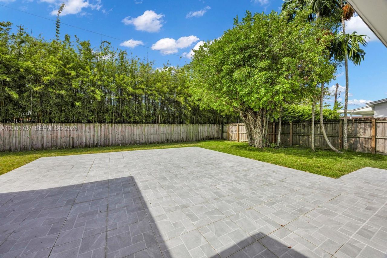 8760 SW 83rd St , Miami, FL 33173 Photo