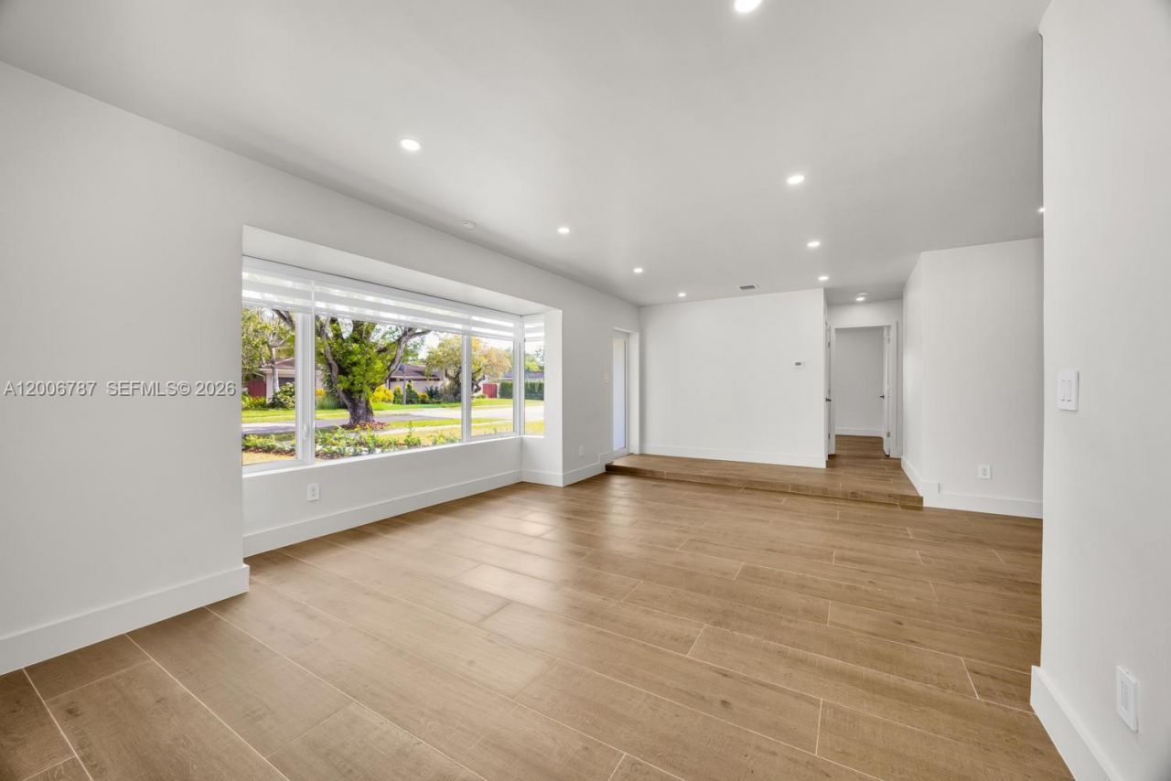 8760 SW 83rd St , Miami, FL 33173 Photo