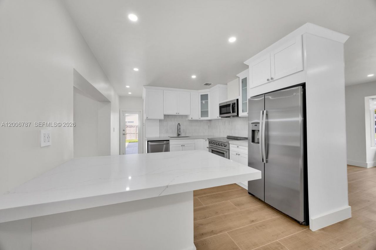 8760 SW 83rd St , Miami, FL 33173 Photo