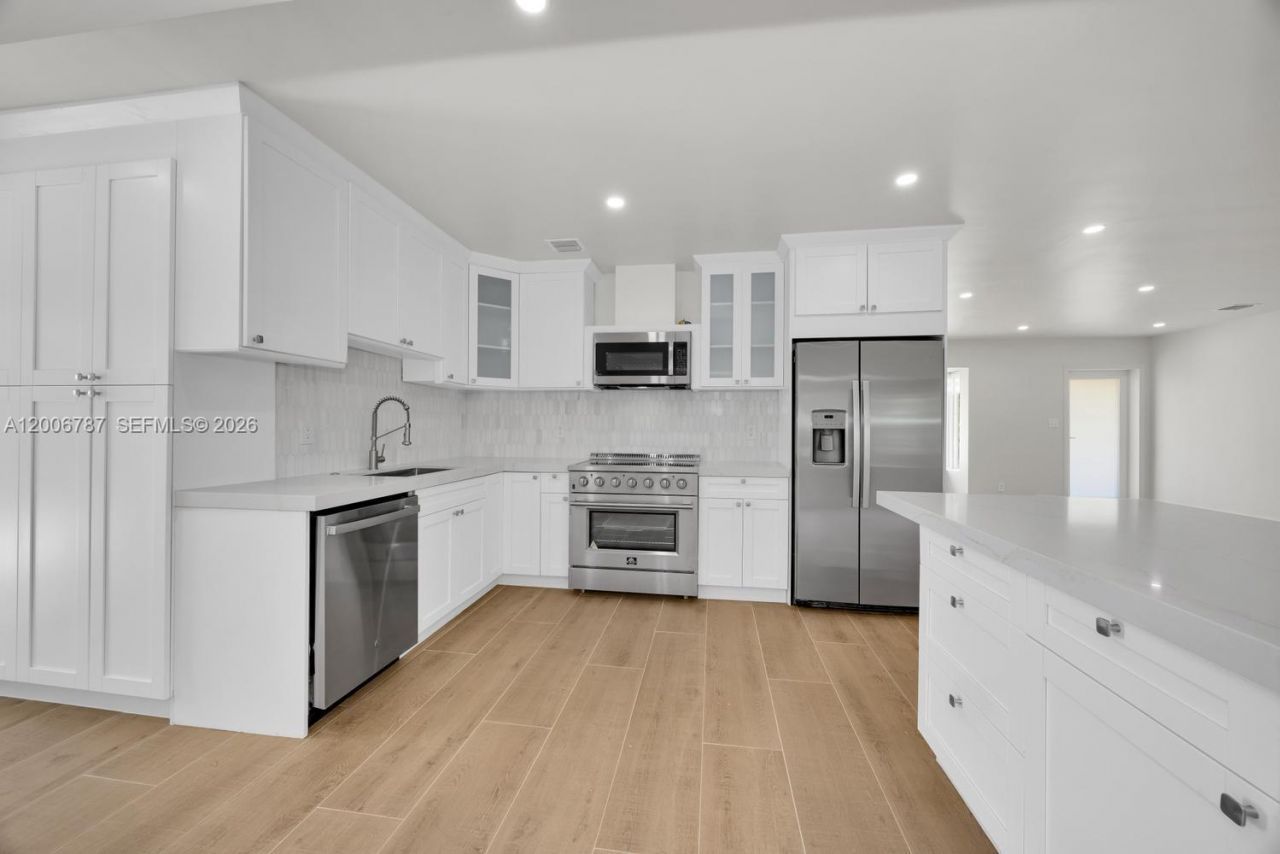 8760 SW 83rd St , Miami, FL 33173 Photo