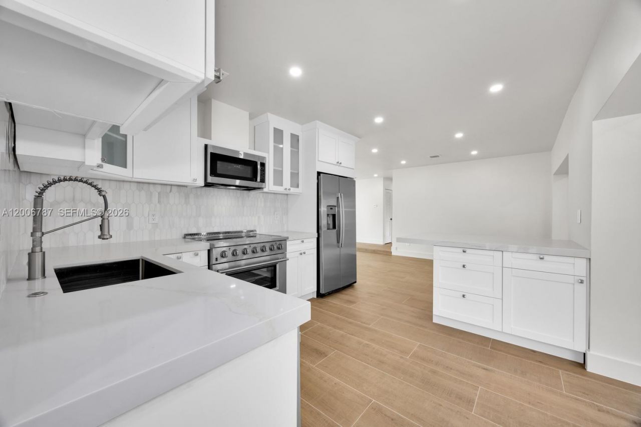 8760 SW 83rd St , Miami, FL 33173 Photo