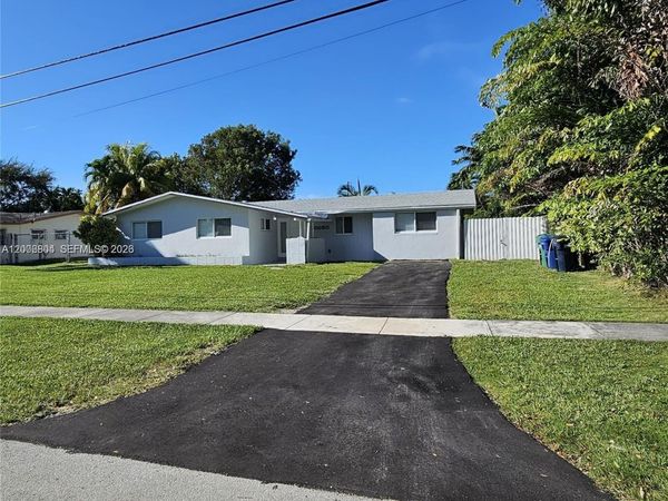 10050 Broad Channel Dr , Cutler Bay, FL 33157