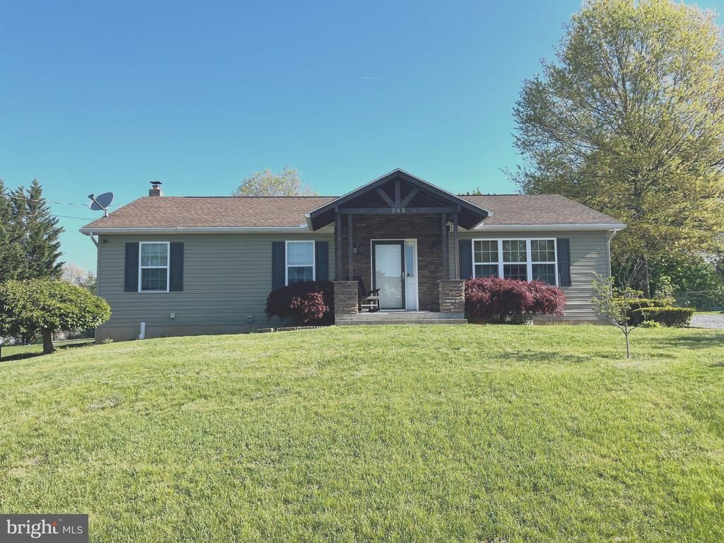 203 REYNOLDS AVENUE , MONT ALTO, PA 17237