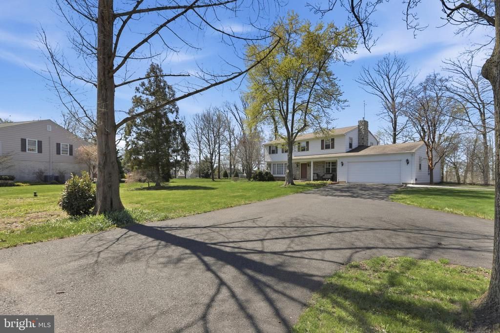 372 OAK DRIVE Souderton, PA 18964